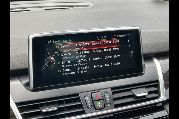 BMW 2 Serie Active Tourer 218d Luxury HUD Pano Trekhaak Leder Elek.klep VOL OPTIES!