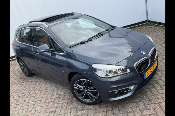 BMW 2 Serie Active Tourer 218d Luxury HUD Pano Trekhaak Leder Elek.klep VOL OPTIES!