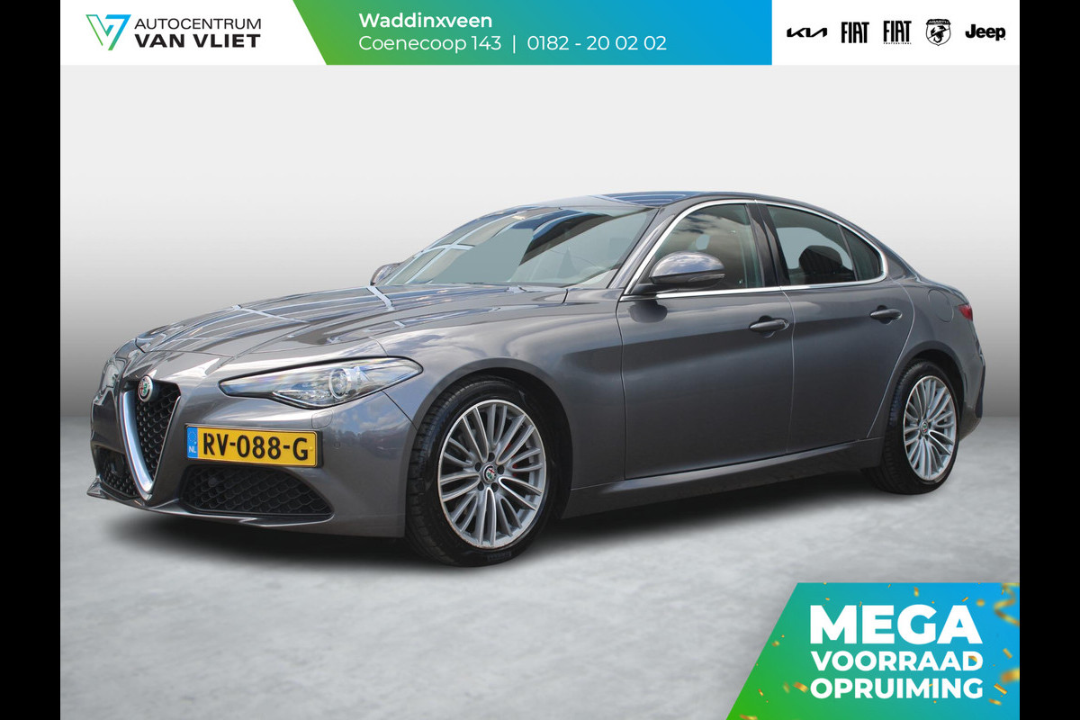 Alfa Romeo Giulia 2.0T Super | Xenon | PDC | Navi | Cruise | Pack Veloce Interieur | Stoel -/ Stuurverwarming | Trekhaak