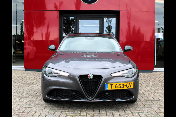 Alfa Romeo Giulia 2.0T B-Tech (Veloce int) | Schuif/kanteldak | 19" velgen | Stoel/stuurwielverwarming