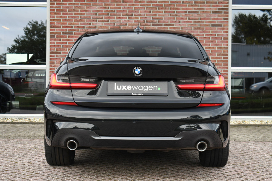 BMW 3-serie 330e M-Sport Shadowline 19inch HiFi Stuurverw