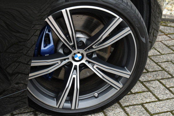 BMW 3-serie 330e M-Sport Shadowline 19inch HiFi Stuurverw