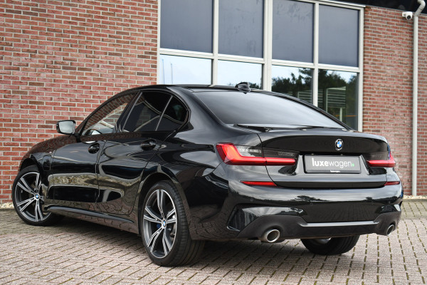 BMW 3-serie 330e M-Sport Shadowline 19inch HiFi Stuurverw