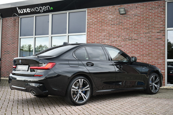 BMW 3-serie 330e M-Sport Shadowline 19inch HiFi Stuurverw