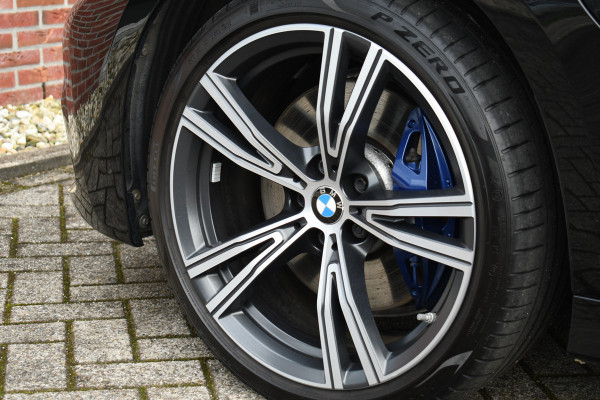 BMW 3-serie 330e M-Sport Shadowline 19inch HiFi Stuurverw