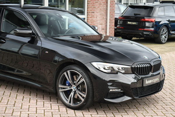 BMW 3-serie 330e M-Sport Shadowline 19inch HiFi Stuurverw