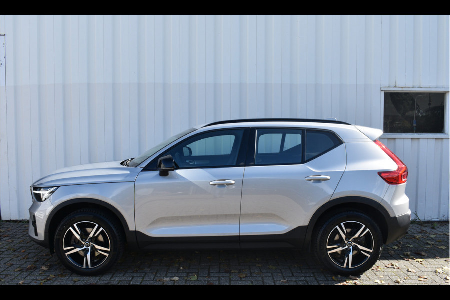 Volvo XC40 2.0 B4 Plus Dark | Blis | Stoel geheugen | Harman/kardon | Draadloos opladen |