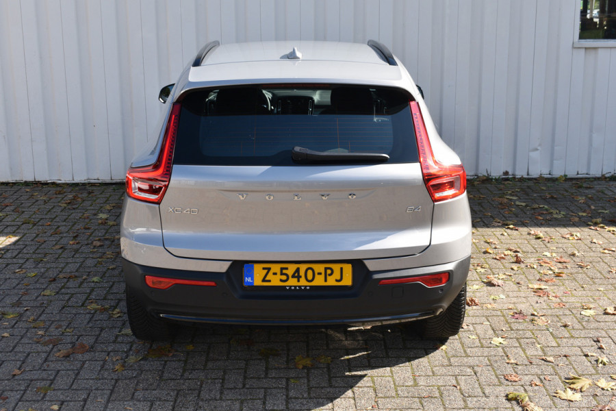 Volvo XC40 2.0 B4 Plus Dark | Blis | Stoel geheugen | Harman/kardon | Draadloos opladen |