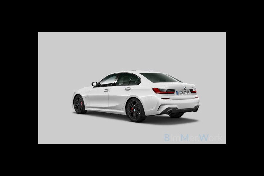 BMW 3-serie 330e M-Sport Pano M-Zetels HUD 19inch El-Klep Adp-onderstel