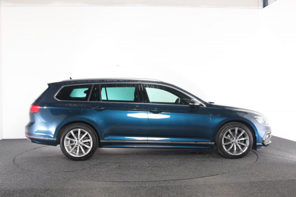 Volkswagen Passat Variant 1.5 TSI R-line | Org. NL-auto | 2 x R-line | lederen bekleding.