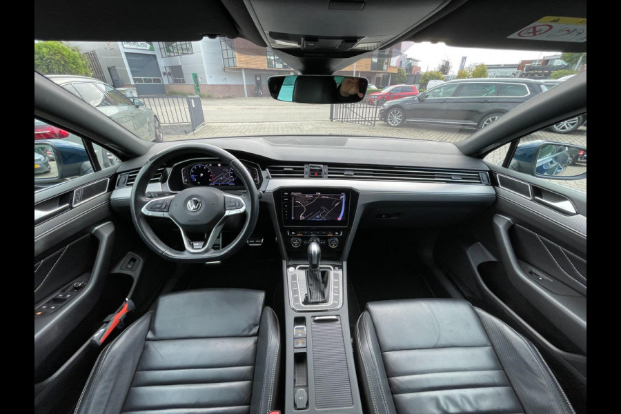 Volkswagen Passat Variant 1.5 TSI R-line | Org. NL-auto | 2 x R-line | lederen bekleding.