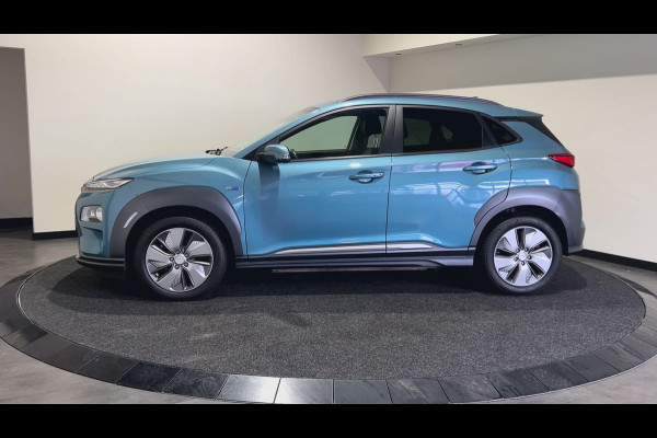 Hyundai Kona EV Premium 64 kWh | Net binnen |