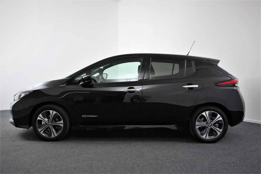 Nissan Leaf N-Connecta 40 kWh | € 2000,- subsidie mogelijk particulier !  | Navigatie | Bluetooth | Cruise Control | Lichtmetalen Velgen |