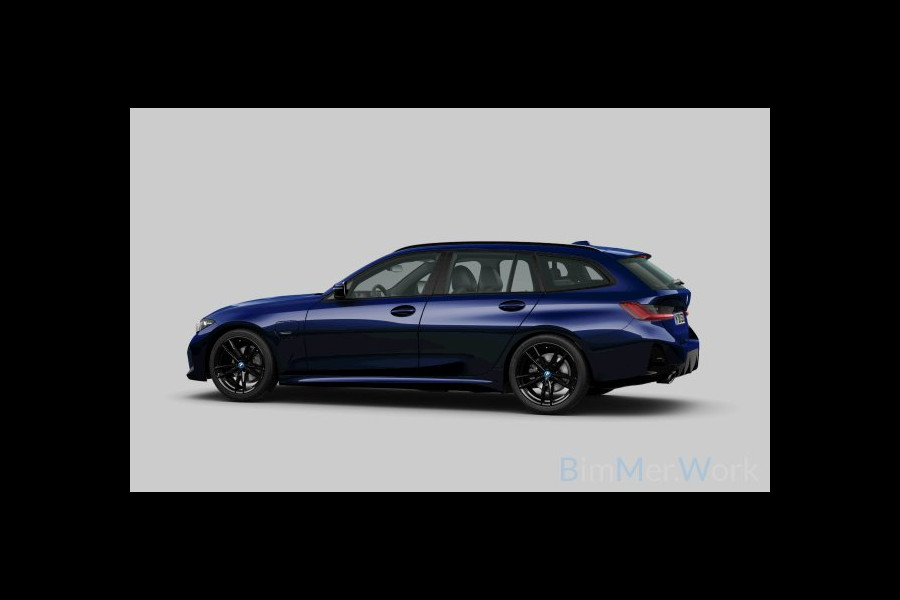 BMW 3 Serie Touring 330e M-Sport Pano ACC H/K HUD 19inch Camera Adp-onderstel