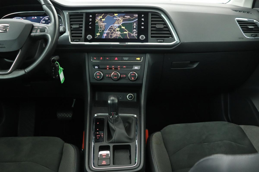 Seat Ateca 1.5 TSI Style Intense | Panoramadak | Alcantara | Trekhaak | Virtual Cockpit | Carplay | Camera | Full LED | Navigatie