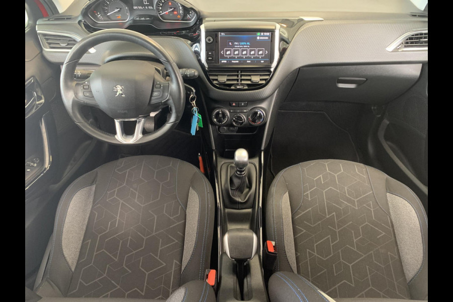 Peugeot 2008 1.2 TURBO Signature | Trekhaak | Apple Carplay/Android Auto | Navigatie | Bluetooth