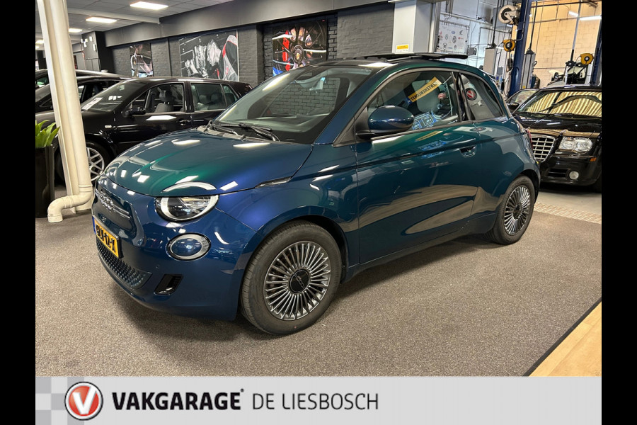 Fiat 500E Icon 42 kWh / Airco / camera / elektrisch bedienbaar Panoramadak / Navigatie / subsidie €2000,-