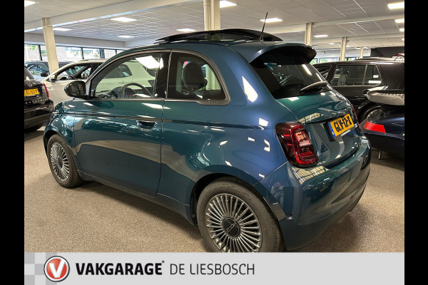 Fiat 500E Icon 42 kWh / Airco / camera / elektrisch bedienbaar Panoramadak / Navigatie / subsidie €2000,-