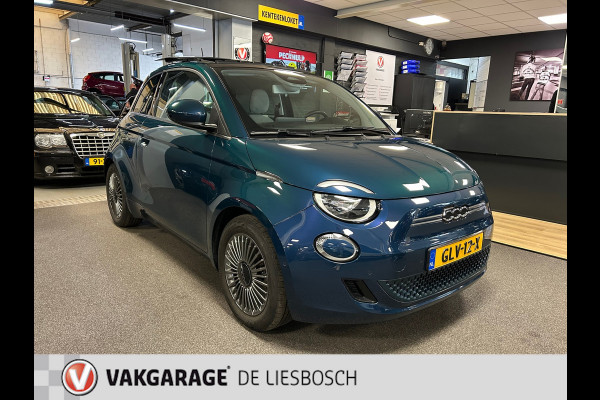 Fiat 500E Icon 42 kWh / Airco / camera / elektrisch bedienbaar Panoramadak / Navigatie / subsidie €2000,-