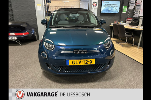 Fiat 500E Icon 42 kWh / Airco / camera / elektrisch bedienbaar Panoramadak / Navigatie / subsidie €2000,-