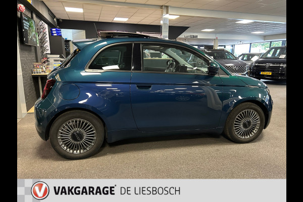 Fiat 500E Icon 42 kWh / Airco / camera / elektrisch bedienbaar Panoramadak / Navigatie / subsidie €2000,-