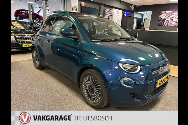 Fiat 500E Icon 42 kWh / Airco / camera / elektrisch bedienbaar Panoramadak / Navigatie / subsidie €2000,-