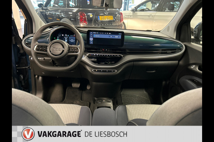 Fiat 500E Icon 42 kWh / Airco / camera / elektrisch bedienbaar Panoramadak / Navigatie / subsidie €2000,-