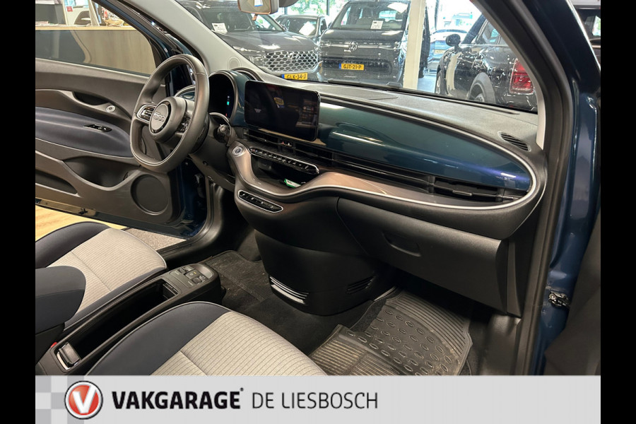 Fiat 500E Icon 42 kWh / Airco / camera / elektrisch bedienbaar Panoramadak / Navigatie / subsidie €2000,-