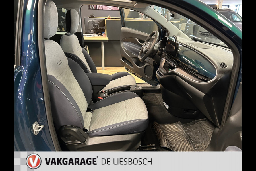 Fiat 500E Icon 42 kWh / Airco / camera / elektrisch bedienbaar Panoramadak / Navigatie / subsidie €2000,-