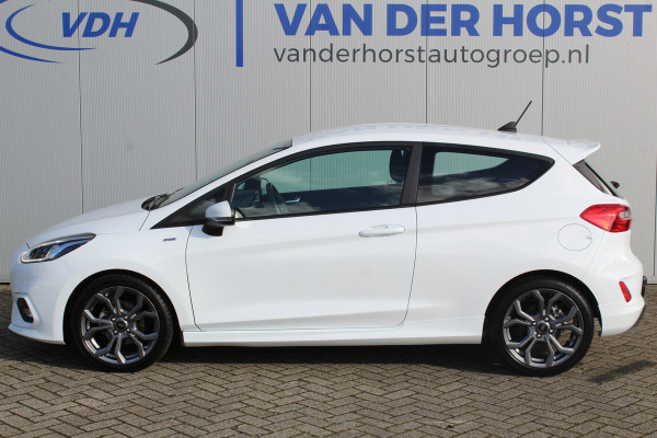 Ford Fiesta 1.0-125pk EcoBoost ST-Line. Erg nette en sportieve Ford Fiesta ! Volautomatische airco, LM wielen, cruise control, lane assist, parkeersensoren, verwarmd voorraam, navigatie, telefoon voorb., trekhaak etc.