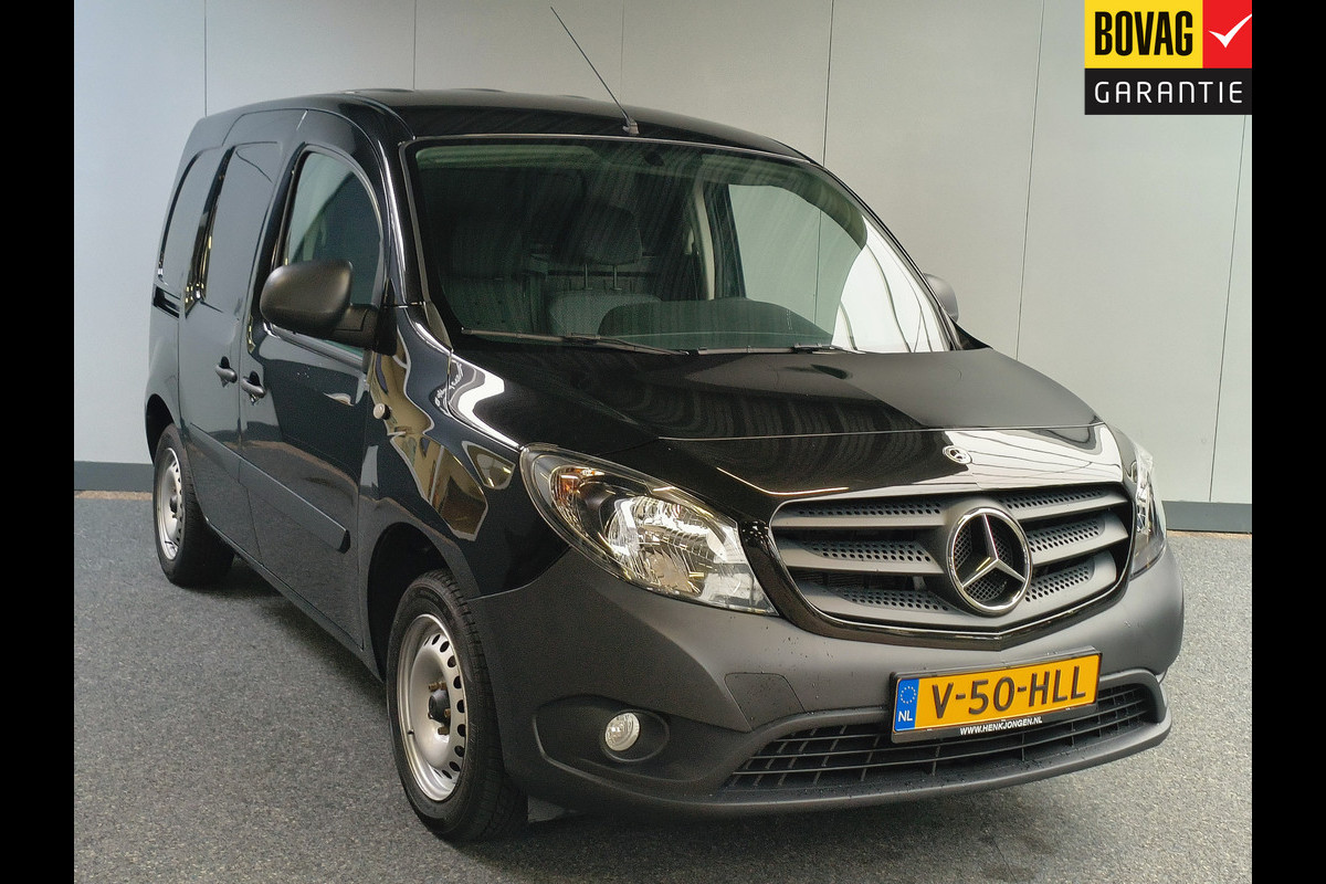 Mercedes-Benz Citan 109 CDI 3-persoons uit 2021 Rijklaar + 6 maanden Bovag-garantie Henk Jongen Auto's in Helmond,  al 50 jaar service zoals 't hoort!