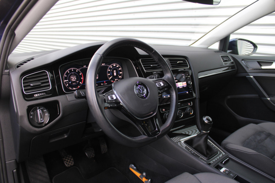 Volkswagen Golf 1.5 TSI Highline | 1e eigenaar | Dealeronderhouden | Navi | Airco | Cruise | PDC | 17" LM | Trekhaak |