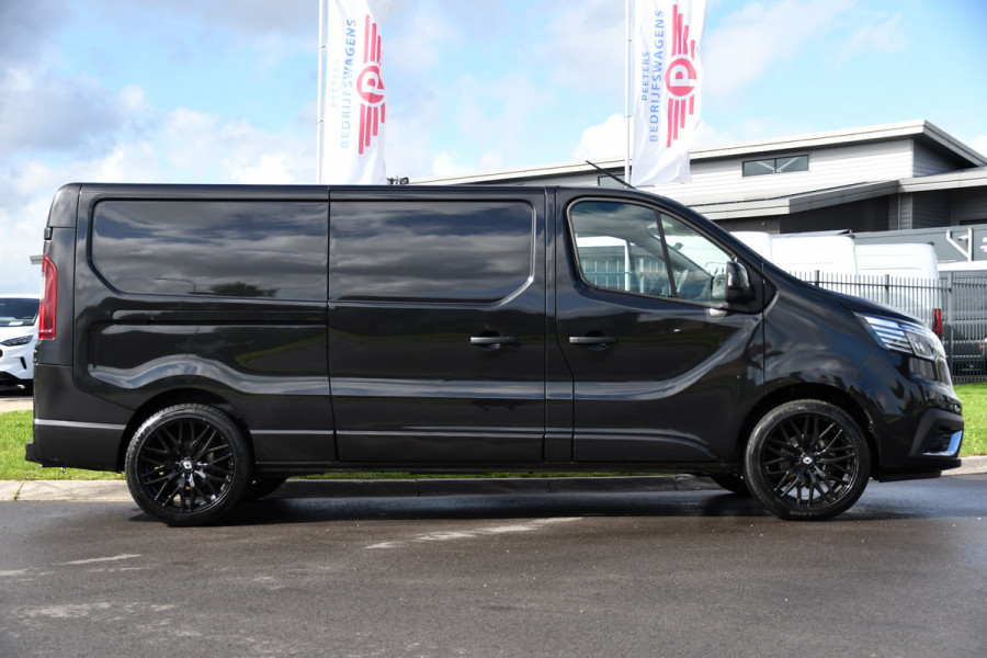 Renault Trafic 2.0 dCi 130 T30 L2H1 Black Edition Camera, Cruise, Sensoren, Mutlimedia, 130PK, Trekhaak, Led, UNIEK!