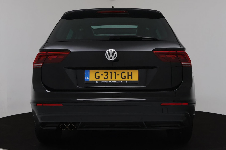 Volkswagen Tiguan 1.5 TSI ACT Comfortline Business Automaat (ADAPTIVE, PANORAMADAK, STOELV, NAVI, PDC, NL-AUTO, GOED ONDERHOUDEN)