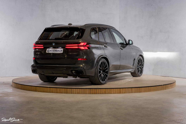 BMW X5 xDrive50e | M-sport Pro | Panorama | Iconic Glow | Dravit | Np 122K