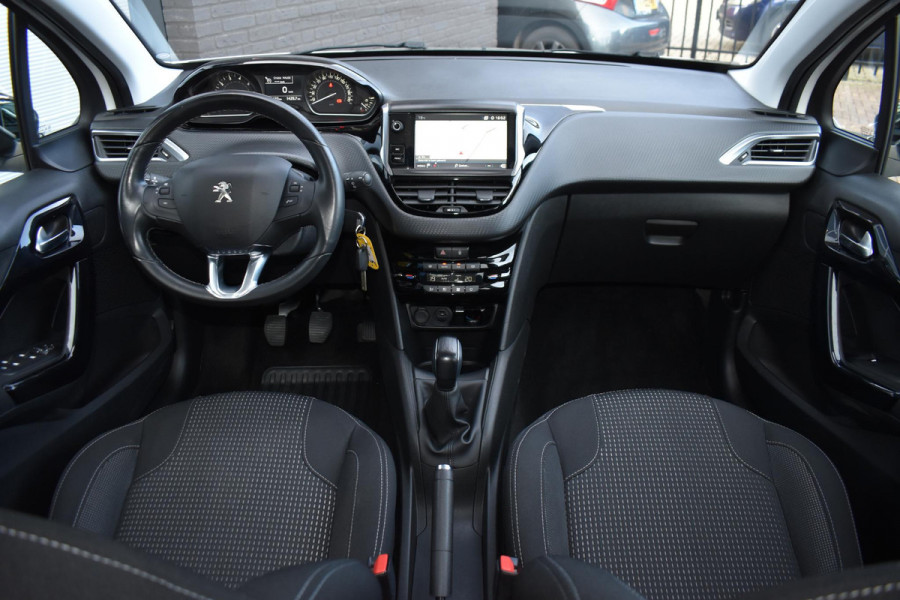 Peugeot 208 1.2 PureTech Allure Sky | Panorama | Navi | Camera | Incl. garantie