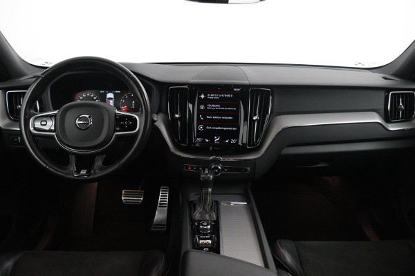 Volvo XC60 2.0 T5 AWD R-Design (1e Eig, Dealer OndH, Trekhaak, Carplay, Camera, Lane assist, PDC V+A, Navi, StoelV, Etc)