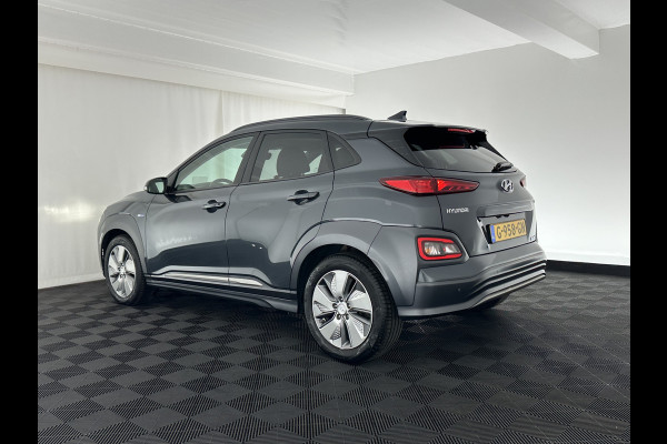 Hyundai Kona EV Premium 64 kWh (INCL-BTW) *PANO | FULL-LEATHER | HEAD-UP | FULL-LED | NAVI-FULLMAP | DAB | ADAPTIVE-CRUISE | KRELL-AUDIO | KEYLESS | CAMERA | BLIND-SPOT | LANE-ASSIST | DIGI-COCKPIT | COMFORT-SEATS | 17''AL