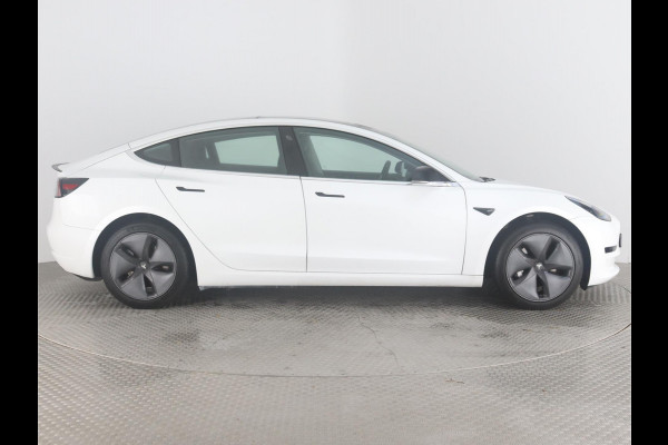 Tesla Model 3 BLACKSTYLE PANODAK STD RANGE RWD PLUS 60 kWH LEDER.NAVI.CAMERA.AUTOPILOT, STOELVERWARMING EN NOG VEEL MEER!