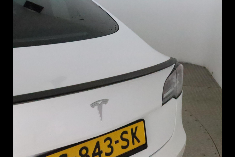 Tesla Model 3 BLACKSTYLE PANODAK STD RANGE RWD PLUS 60 kWH LEDER.NAVI.CAMERA.AUTOPILOT, STOELVERWARMING EN NOG VEEL MEER!