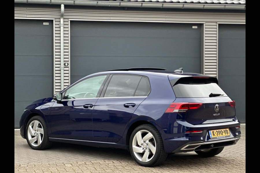 Volkswagen Golf 1.4 eHybrid STYLE, PANORAMADAK, SPORTINTERIEUR, TREKHAAK, NL AUTO MET NATIONALE AUTO PAS