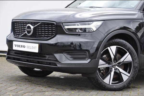 Volvo XC40 T5 262PK Automaat Recharge R-Design / Adaptieve cruise control / Panoramadak / Keyless entry / Parkeersensoren met camera / Stoel en stuurverwarming / Trekhaak / Apple CarPlay / BLIS