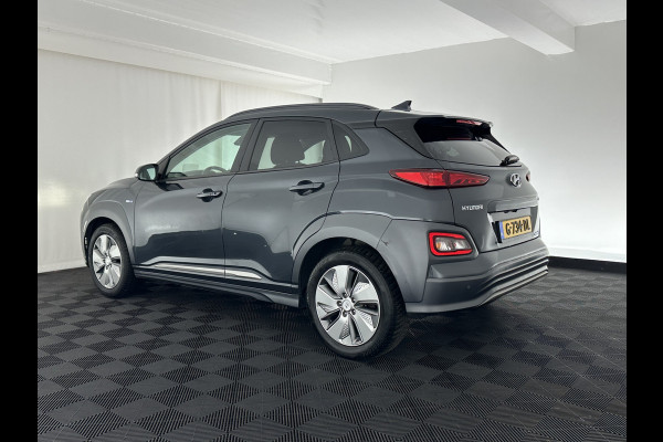 Hyundai Kona EV Premium 64 kWh (INCL-BTW) *VOLLEDER | HEAD-UP | FULL-LED | NAVI-FULLMAP | DAB | ADAPTIVE-CRUISE | KRELL-AUDIO | KEYLESS | CAMERA | BLIND-SPOT | LANE-ASSIST | VIRTUAL-COCKPIT | COMFORT-SEATS | 17''ALU*