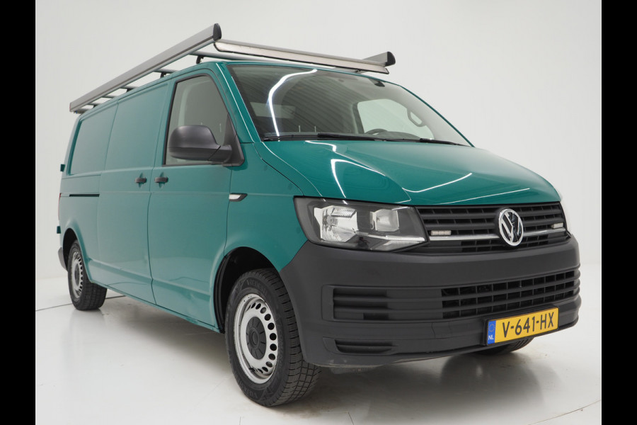 Volkswagen Transporter 2.0 TDI L2H1 | Cruise | Trekhaak | Carplay | Airco | Inrichting