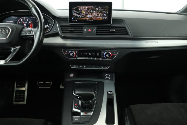 Audi Q5 3.0 TFSI quattro | Panoramadak | Adaptive cruise | Standkachel | Stoelverwarming | Luchtvering | Camera | Carplay | Keyless | Full LED | Navigatie