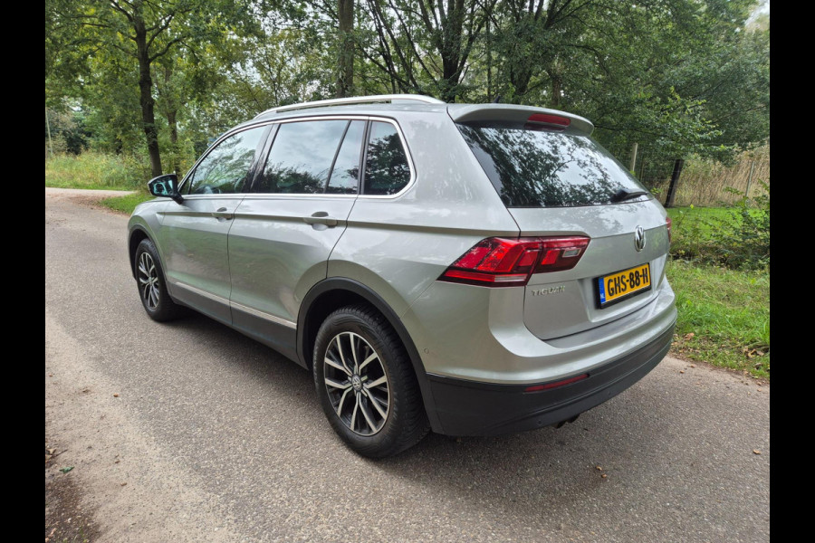 Volkswagen Tiguan 1.4 TSI ACT Highline / PANORAMADAK / LEER / EL. STOEL