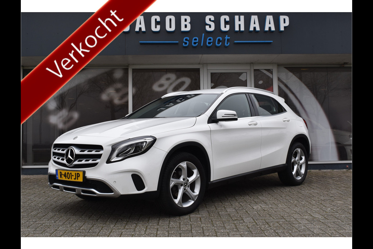 Mercedes-Benz GLA 180 Urban Automaat / Clima / Navi / Apple CarPlay / LED / Verw. stoelen