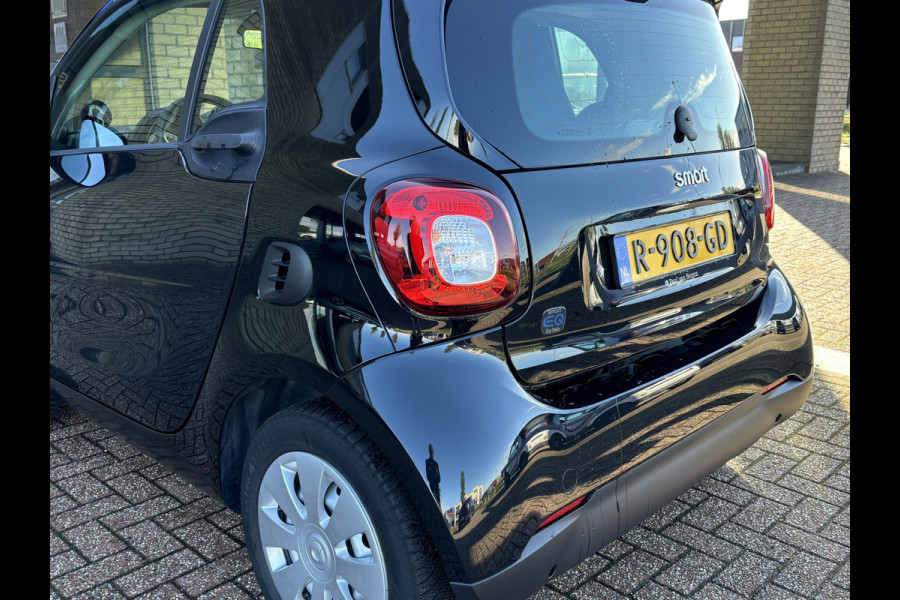 Smart Fortwo EQ Comfort PLUS 18 kWh-LED-DAB RADIO-STOELVERWARMING-BTW AUTO