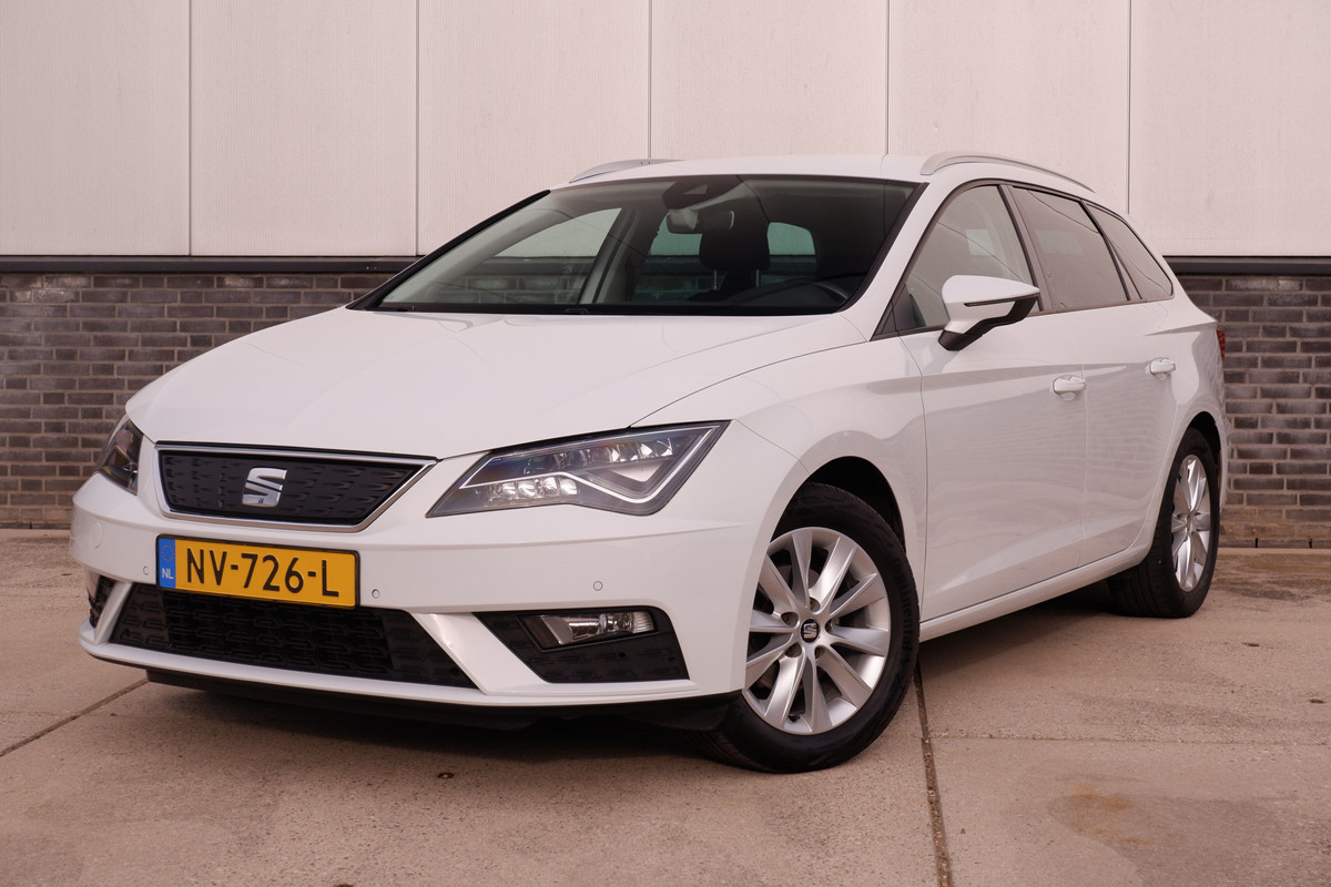 Seat León ST 1.0 EcoTSI Style Business Intense | LED | Trekhaak | Navi | Carplay | ECC