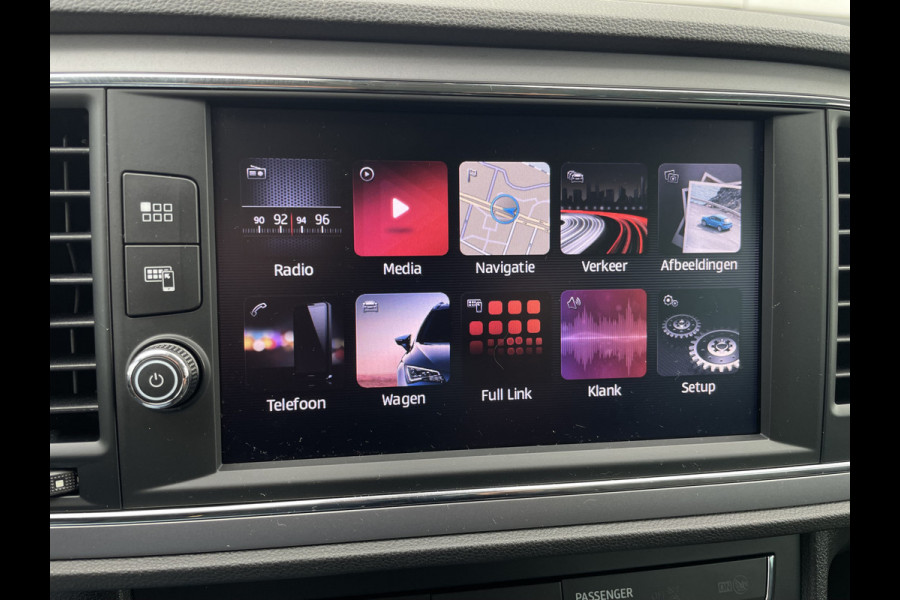 Seat León ST 1.0 EcoTSI Style Business Intense | LED | Trekhaak | Navi | Carplay | ECC